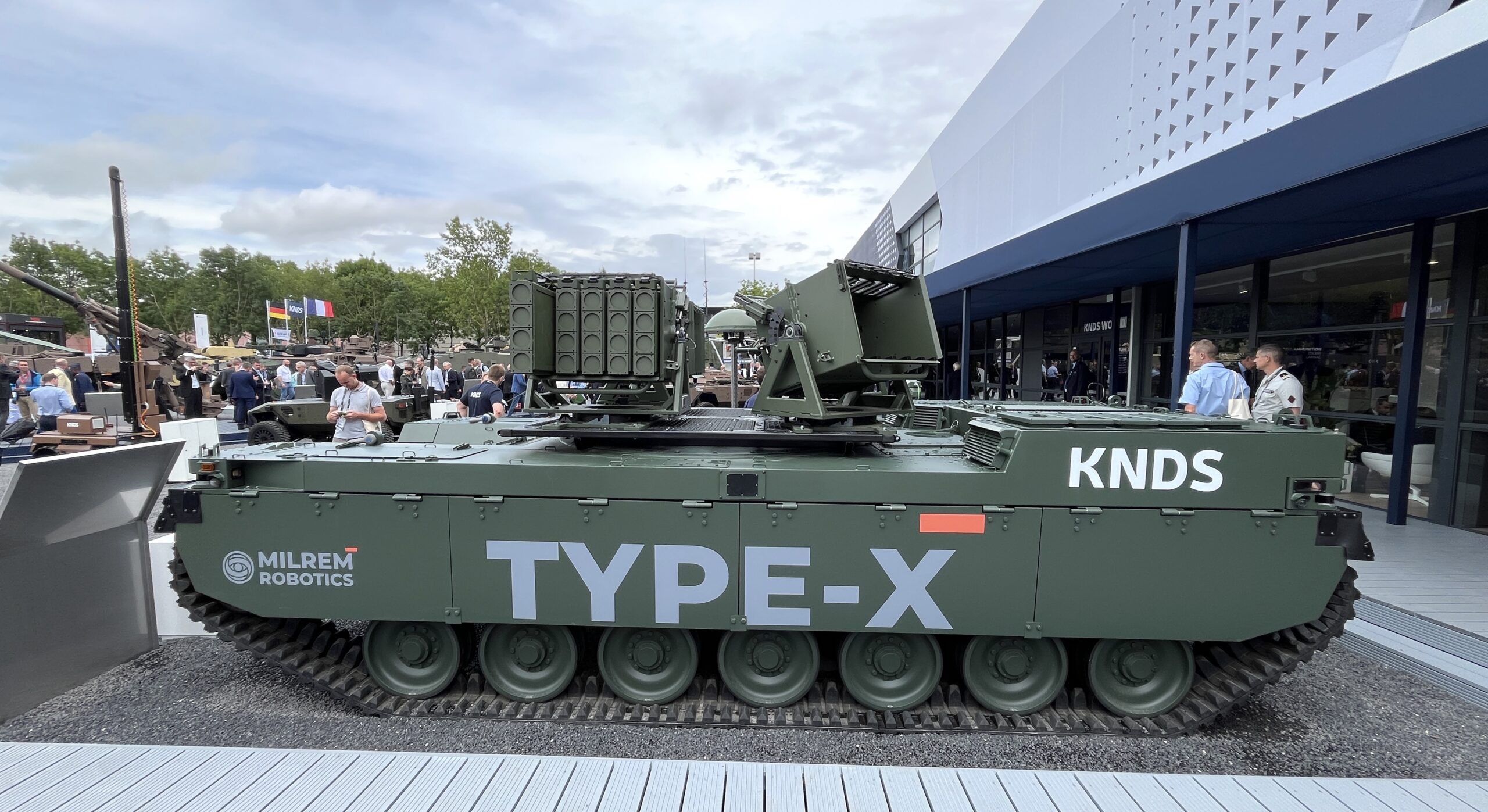 Auf der Eurosatory in Paris zeigt DND moderne Sperrfähigkeiten und wie sich diese verbringen lassen.