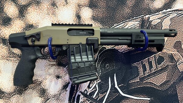 Die BREACHER-Schrotflinte von Mossberg.