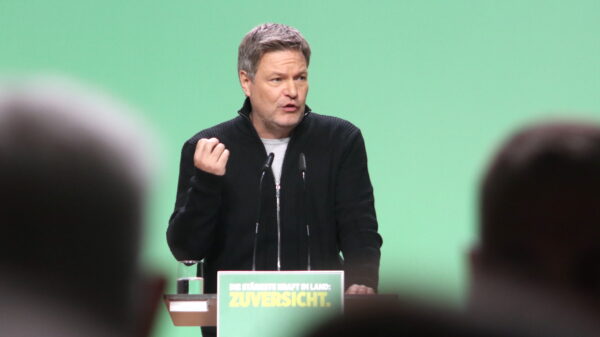Hat heute mit seiner Partei den Grünen ein Wahlprogramm für den Bundestagswahlkampf 2025 beschlossen: Kanzlerkandidat Robert Habeck.