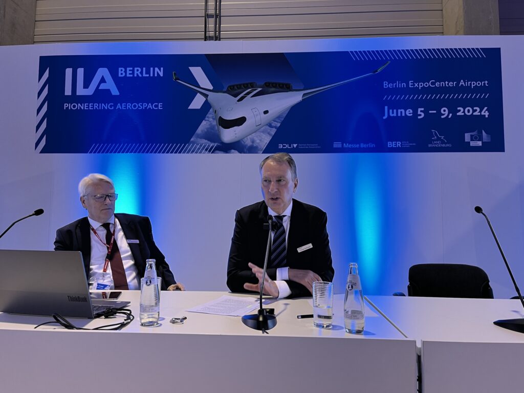 „Wir brauchen langfristige Verträge, wir brauchen eine kontinuierliche Produktion“, forderte Thomas Gottschild, Geschäftsführer von MBDA Deutschland GmbH, heute auf der ILA. „Wir brauchen eine Grundlastproduktion.“