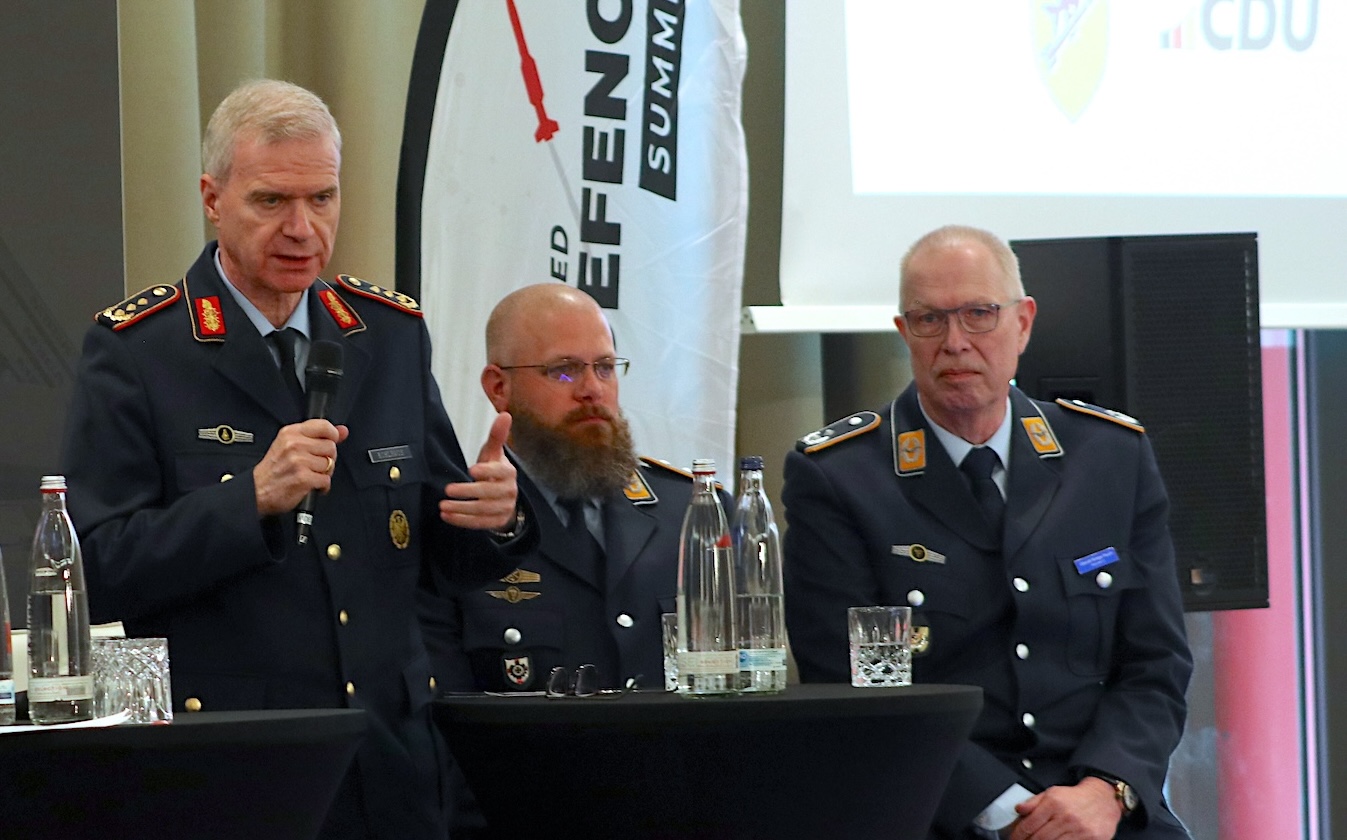 Generalleutnant Lutz Kohlhaus verkündete heute in Berlin die Absicht der deutschen Luftwaffe, Arrow 4 aus Israel zu beschaffen.