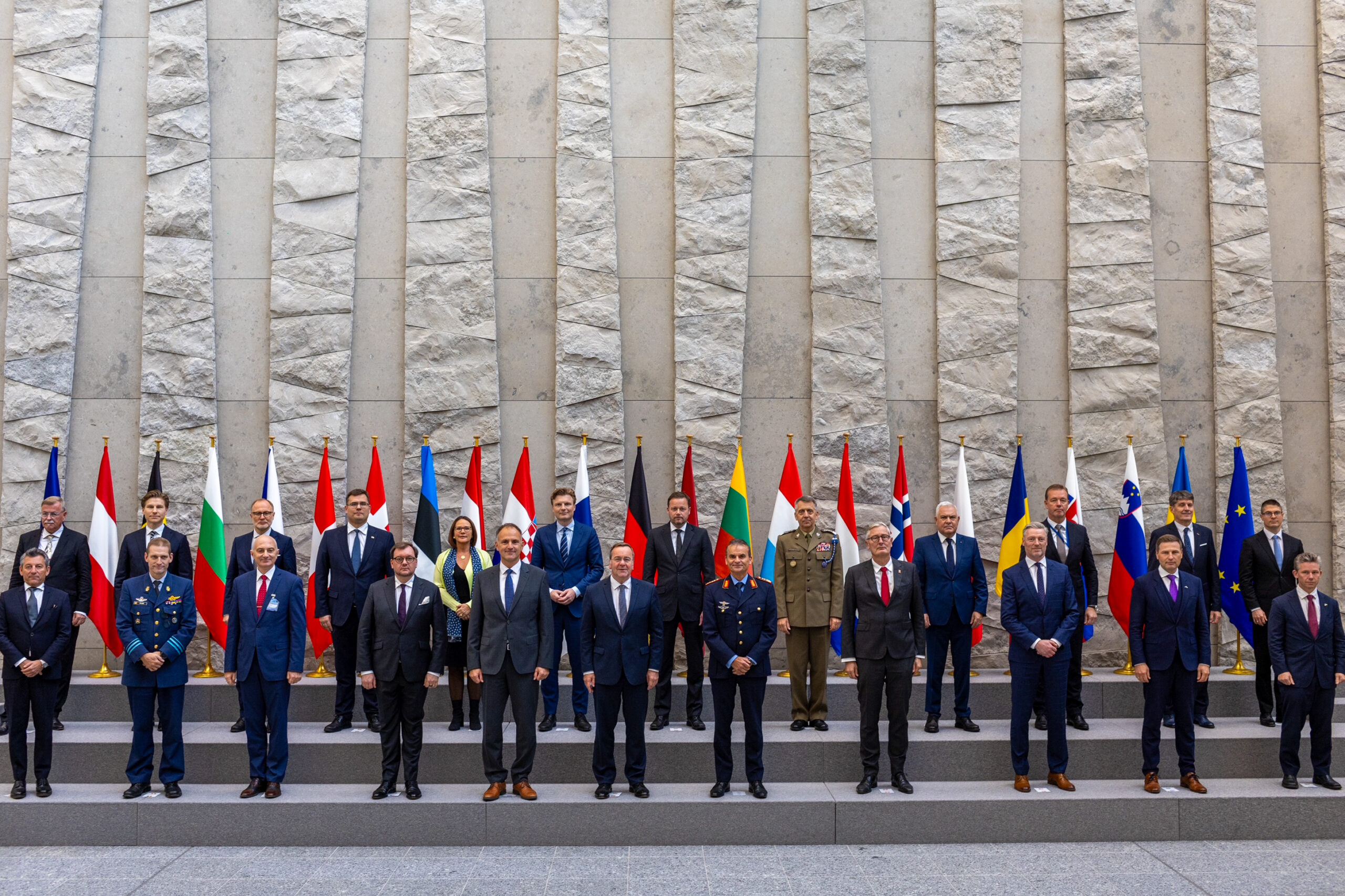 EDA: Informelles Treffen der NATO-Verteidigung Minister des Rahmennationenkonzepts.