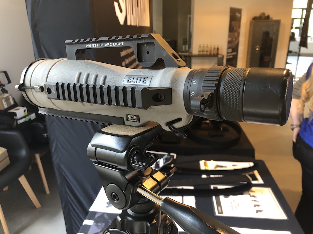 Das LMSS2 8-40x60 Spotting Scope von BUSHNELL-Elite Tactical wird auch beim deutschen und schweizer KSK genutzt. (Foto: AF)