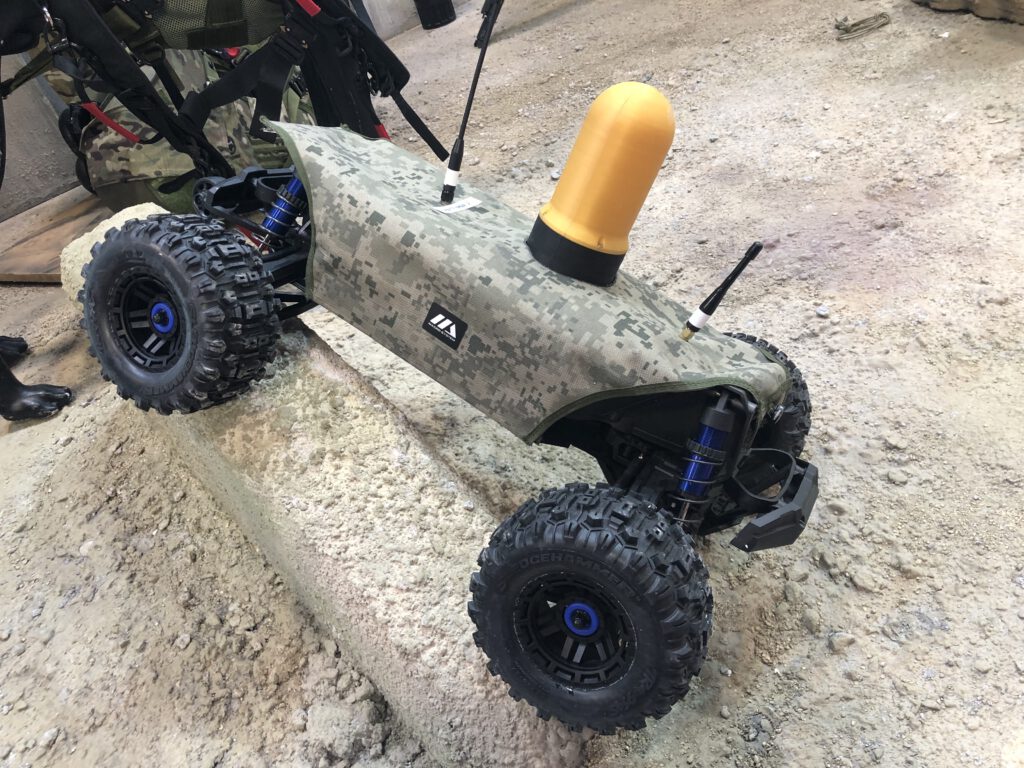 Die vierrädrige Kamikaze-Drohne GNOM Ground Loitering Ammunition System aus Polen.