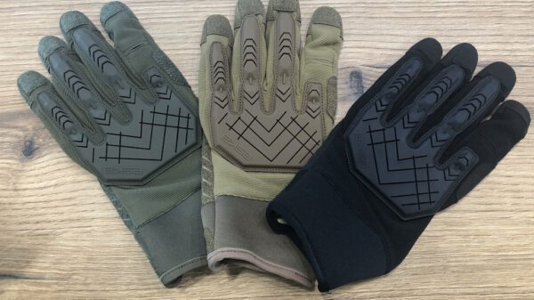 Neue VADER Kampfhandschuhe von ESKA in seinen drei Farbvarianten Grün, Coyote und Schwarz.