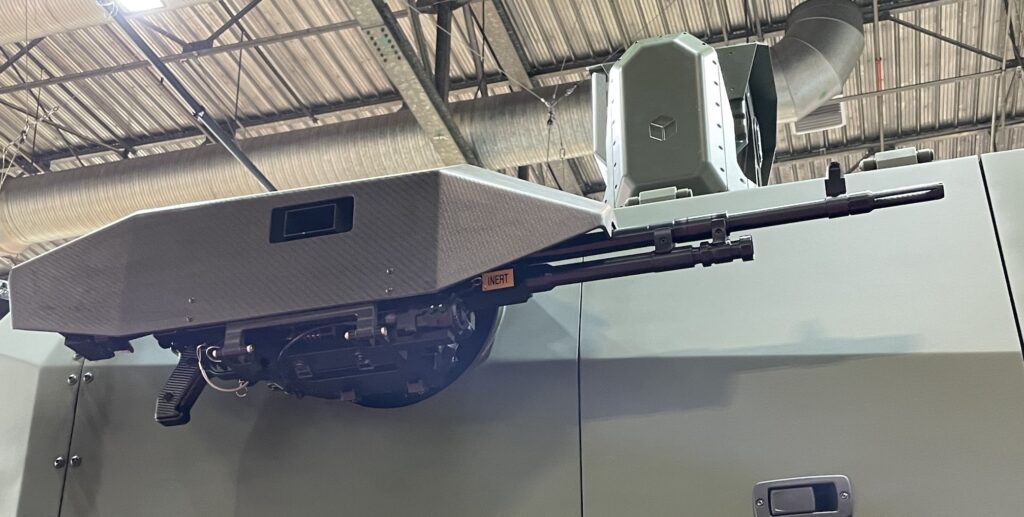 OSKOSH JLTV-Fahrzeug mit dem MANGART 25 mm Turm am Stand von VALHALLA. Hier die LOKI Waffenstation seitlich verbaut als Zweitbewaffnung. (Foto: AF)