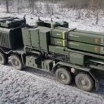 „Dieses Luftverteidigungssystem hat mehr als 30 Ziele zerstört“, berichtet ein ukrainischer Soldat im Interview von dieser IRIS-T SL.