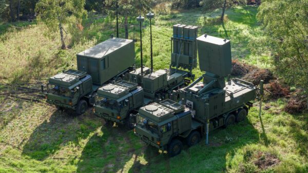 Dänemark will die Beschaffung der bodengestützten Luftverteidigung schneller als ursprünglich vorgesehen durchführen, damit es die absehbaren NATO-Ziele für die Streitkräfte erfüllen kann. IRIS-T SLM von Diehl Defence ist in der Auswahl für ein Luftverteidigungssystem kurze bis mittlere Reichweite.