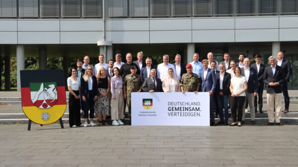 IHK-Vertreter beim Landeskommando NRW – Zusammenarbeit von Wirtschaft und Bundeswehr