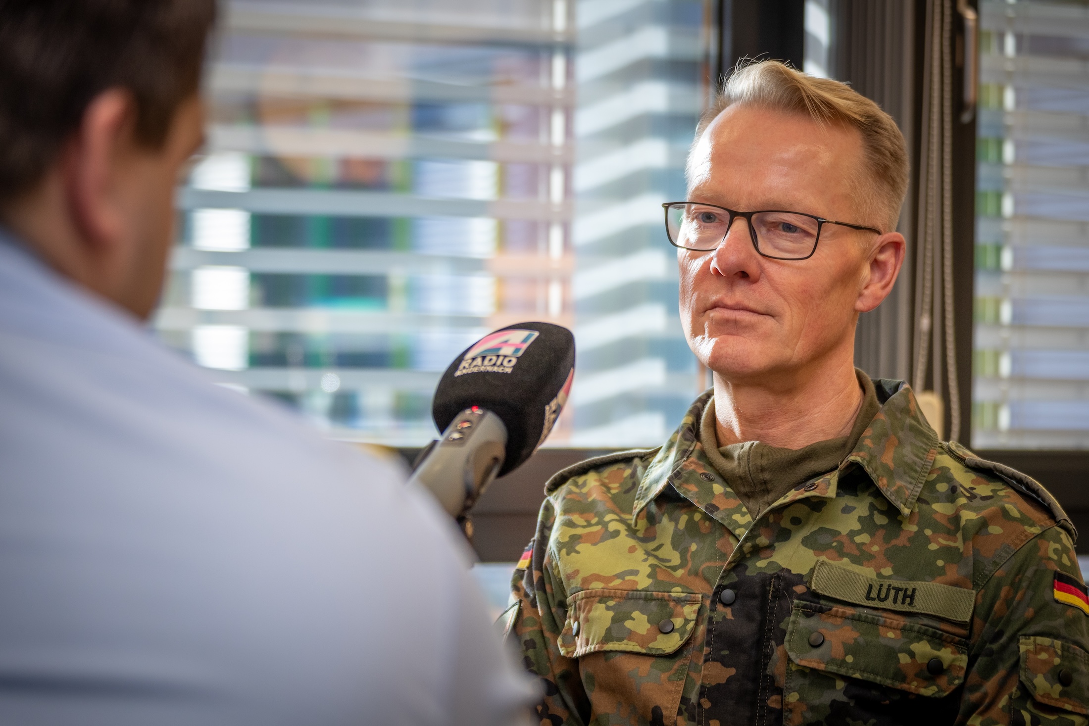 Generalmajor Stefan Lüth benennt im Interview die Herausforderungen der Streitkräftebasis in 2024.