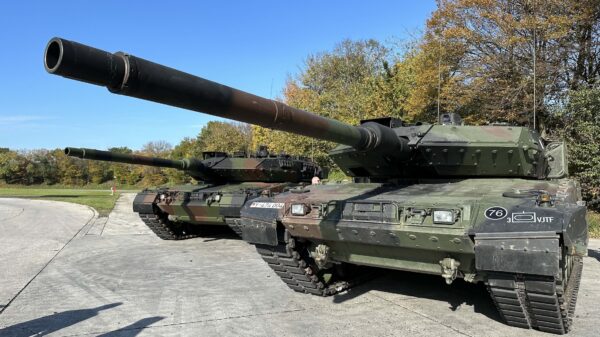 Mit der heutigen Gesetzesänderung sind Verteidigungsausgaben ab einem Prozent des BIP nicht mehr von der Schuldenbremse betroffen, Investitionen in die Bundeswehr somit auch in größeren Dimensionen möglich, ohne die Aufnahme von einem neuen, speziell abzustimmenden Schuldenpaket.