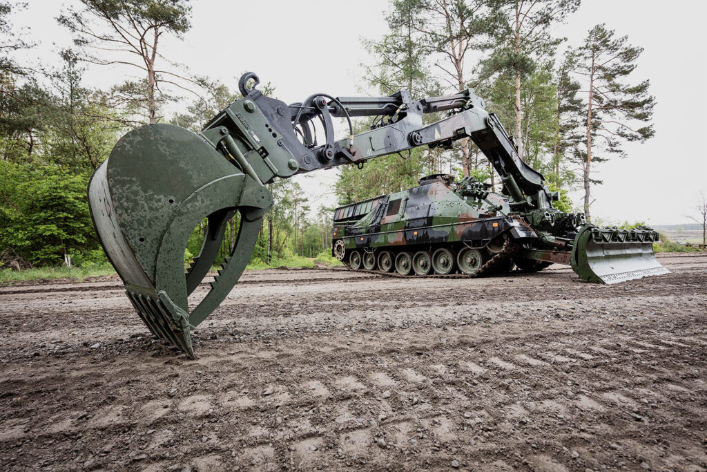 Der Pionierpanzer 3 KODIAK, als Nachfolger des DACHS, wird auf dem Fahrgestell des Kampfpanzers LEOPARD 2A7V basieren. Foto: Rheinmetall Defence