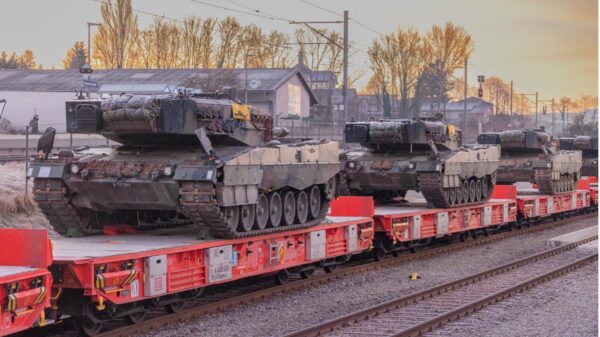 Schweiz liefert erste LEOPARD zurück an Deutschland via Bahn.