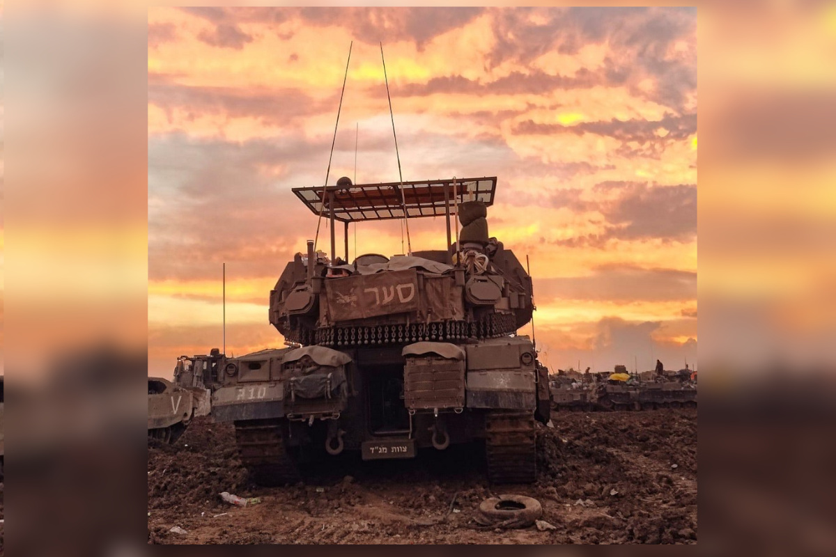 Cope Cages – Ein israelischer MERKAVA-Kampfpanzer mit Drohnenschutznetz.