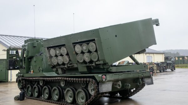 Lockheed-Martin lieferte die erste M270A2 im Jahr 2022 an die US-Streitkräfte zur Erprobung. Die in Grafenwöhr stationierte 41. Field Artillery Brigade erhielt ihre ersten Artilleriesysteme im Oktober 2024.