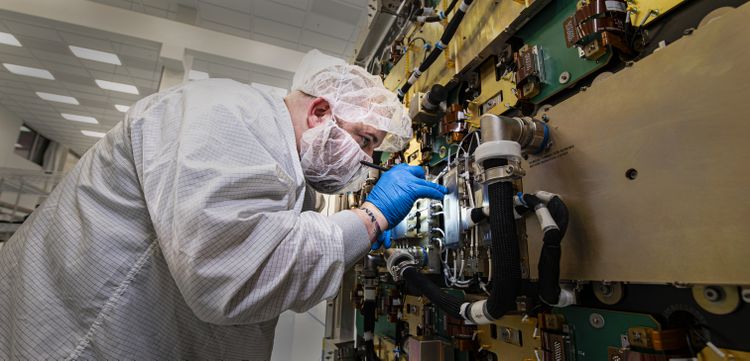 Mit fortschrittlichen Montageverfahren hergestellte Weltraumnutzlasten erfüllen die Anforderungen an die Hochgeschwindigkeits- und Volumenproduktion. (Foto- Northrop Grumman)