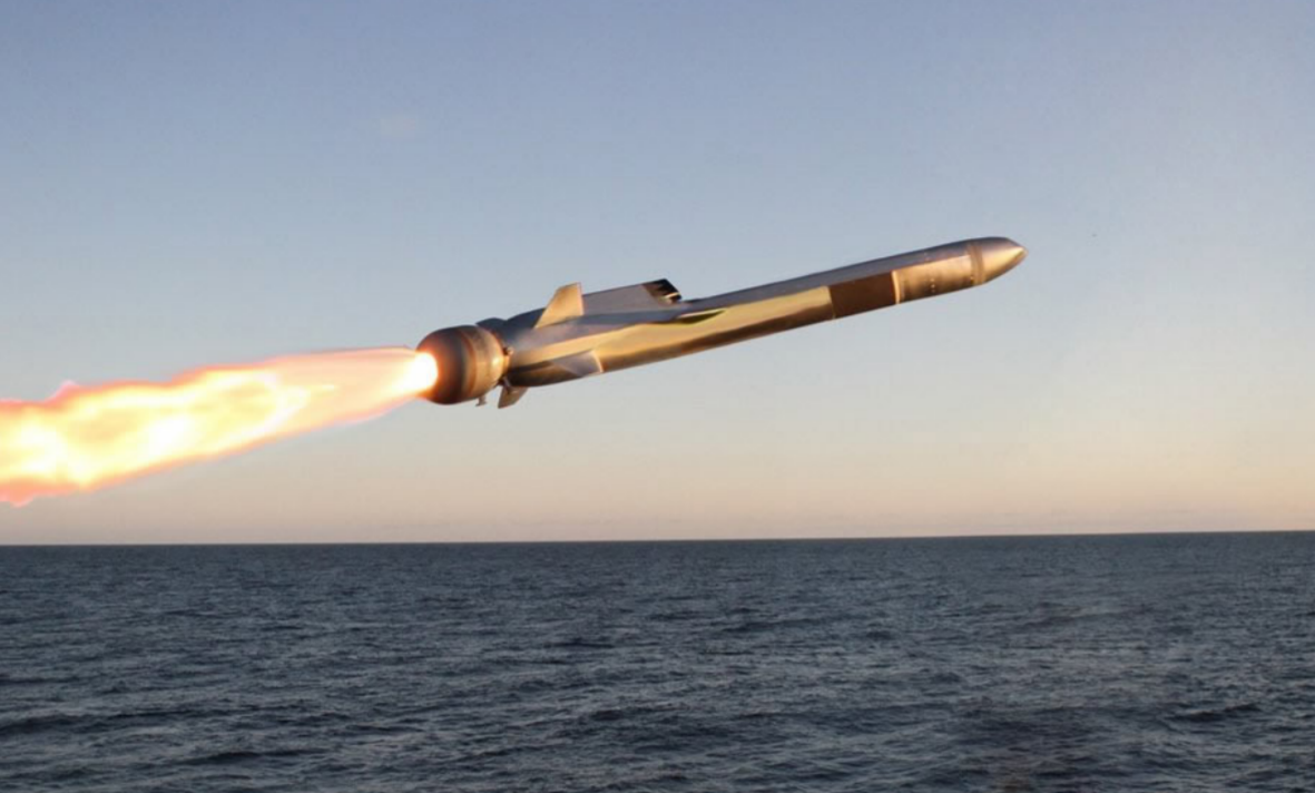 Launch einer Naval Strike Missile von Kongsberg. Die neue Super Sonic Strike Missile 3SM Tyrfing soll auf den bestehenden Fähigkeiten aufbauen.