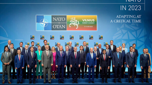 NATO-Jahresbericht: Offizielles Familienporträt der Staats- und Regierungschefs der NATO auf dem Gipfel von Vilnius. Vilnius, Litauen, Juli 2023.