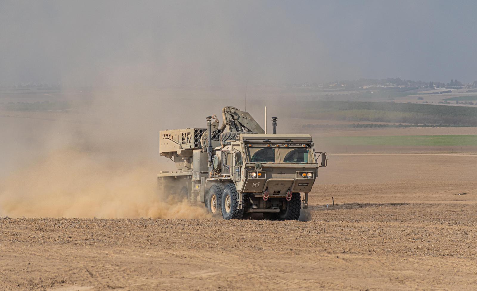 Der Mehrfachraketenwerfer von Elbit im Einsatz für die israelischen Streitkräfte. Auch er ist ein gefragtes Produkt für den Rüstungsexport.