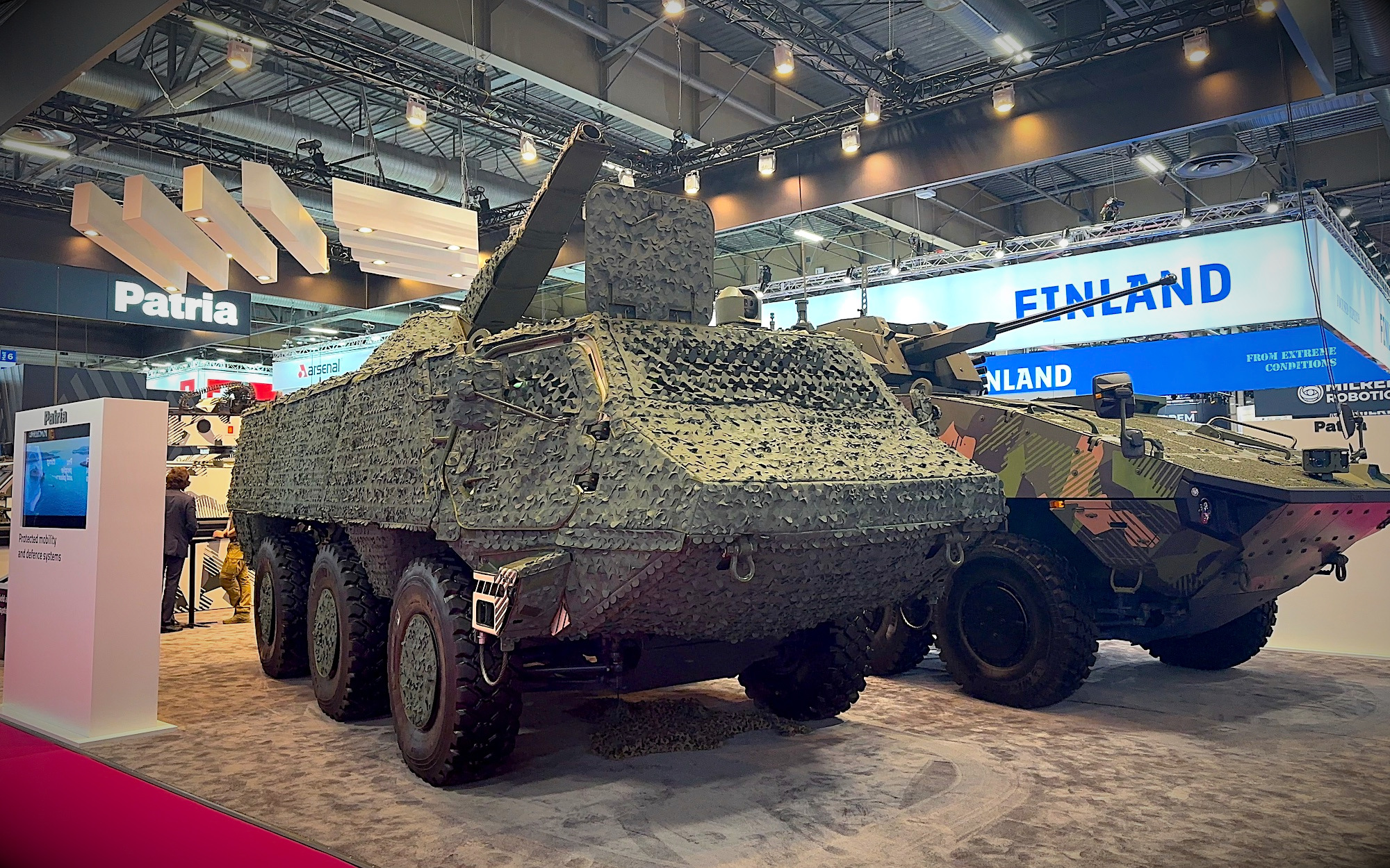 Fuchs-Nachfolger: CAVS mit einem Nemo 120mm Mörser und Camouflage von SSZ am Stand von Patria auf der Eurosatory.