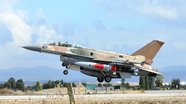 Kampferprobt: ROCKS an einer israelischen F-16. Die Luftwaffe flog von Israel aus mehrere Angriffe gegen präzise ausgewählte Ziele.