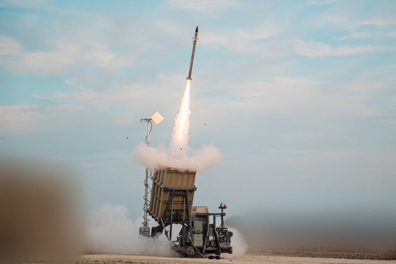 Konnektivität und Interoperabilität in der Flug- und Raketenabwehr: Commtact ist bereits am Iron Dome von Rafael beteiligt, nun folgt also mit diesen Erfahrungen die Unterstützung von Lenkflugkörpern.