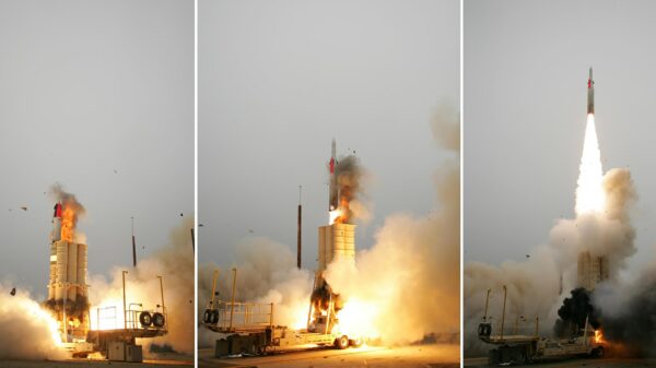 Start eines Interceptors des neuen Systems zur Raketenabwehr Arrow 3.