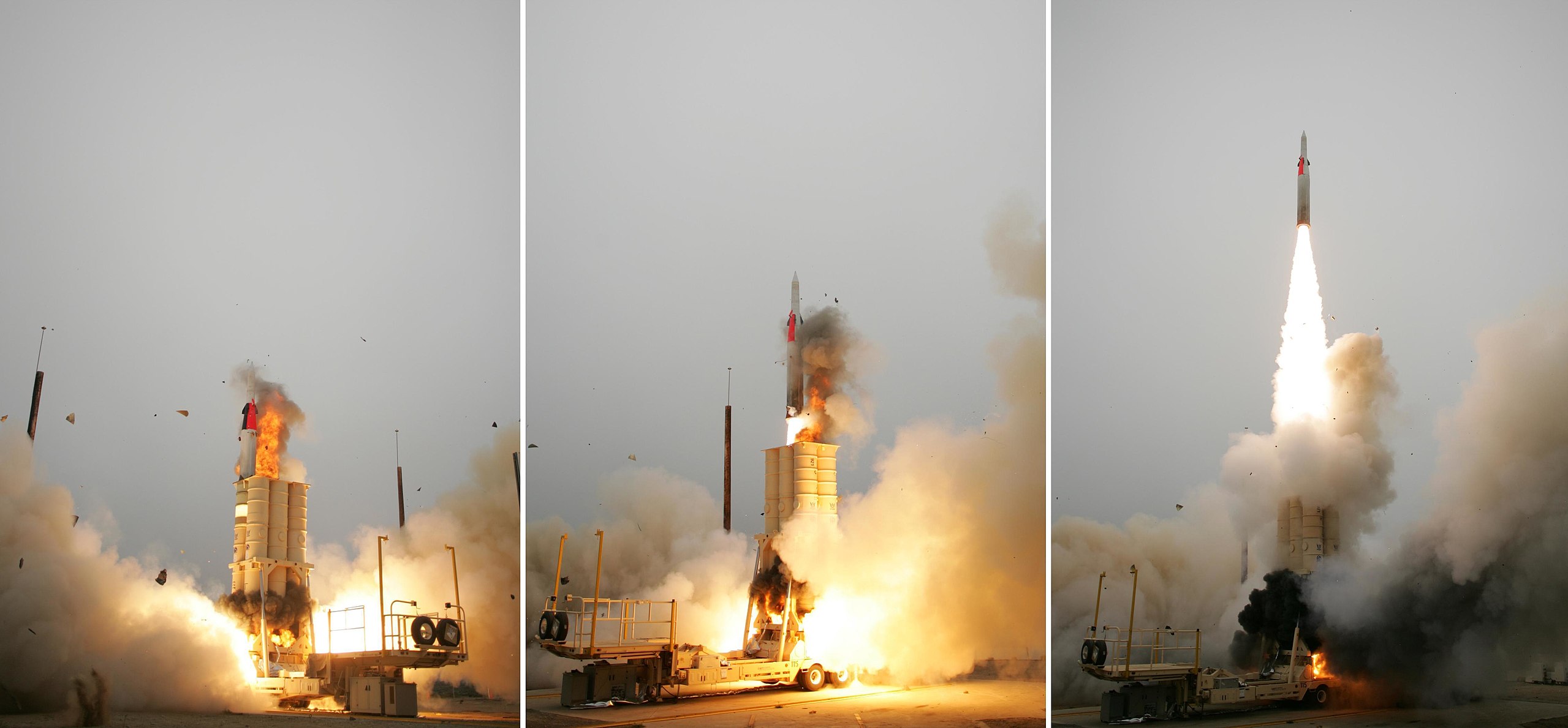 Start eines Interceptors des neuen Systems zur Raketenabwehr Arrow 3.