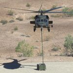 Aufrüstungspaket: Ohne auch nur einen einzigen Menschen an Bord absolvierte der Blackhawk im Versuch der DARPA unter anderem diese Transportmission.