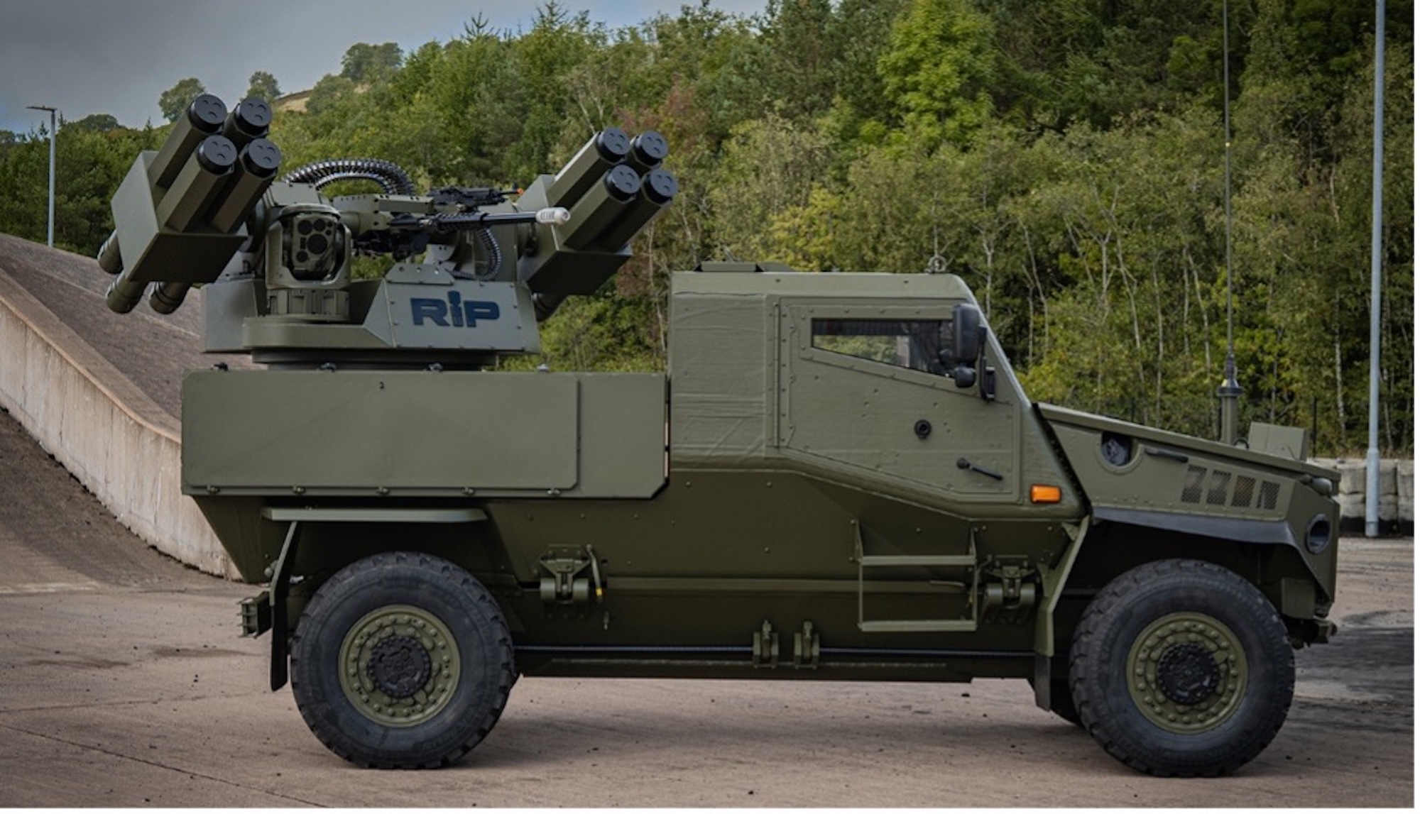 Auf der DSEI feierte der Foxhound mit RIwP-Turm seine Premiere.