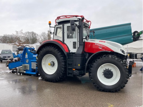 Militärische Traktoren: Steyr Traktor mit geschützter Kabine auf dem Industry Day. (Foto- cpm)
