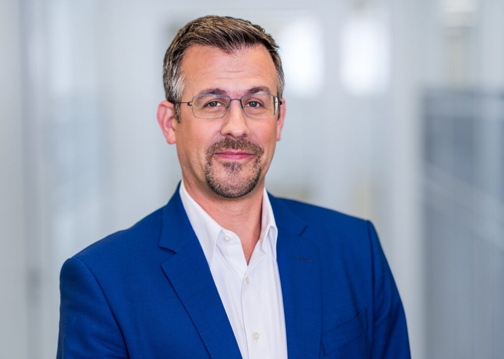Thales (Euronext Paris: HO), ein weltweit führendes Unternehmen in den Bereichen Verteidigung und Sicherheit, Luft- und Raumfahrt sowie digitale Identität und Sicherheit, hat Christoph Ruffner zum 1. Januar 2024 zum CEO und Country Director für Thales Deutschland ernannt.