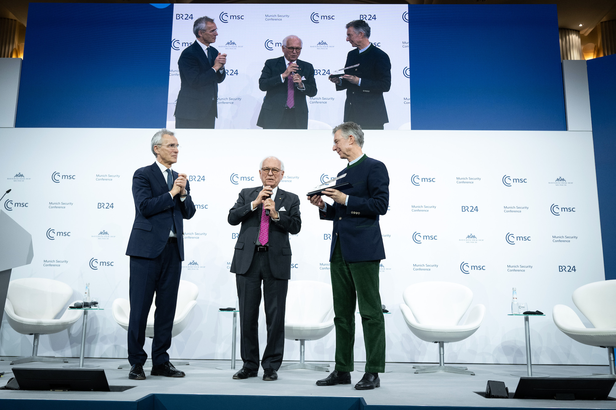 Jens Stoltenberg, Münchner Sicherheitskonferenz 2025: Ein Epochenbruch? : Wolfgang Ischinger und Christoph Heusgen. (v. l. n. r.)