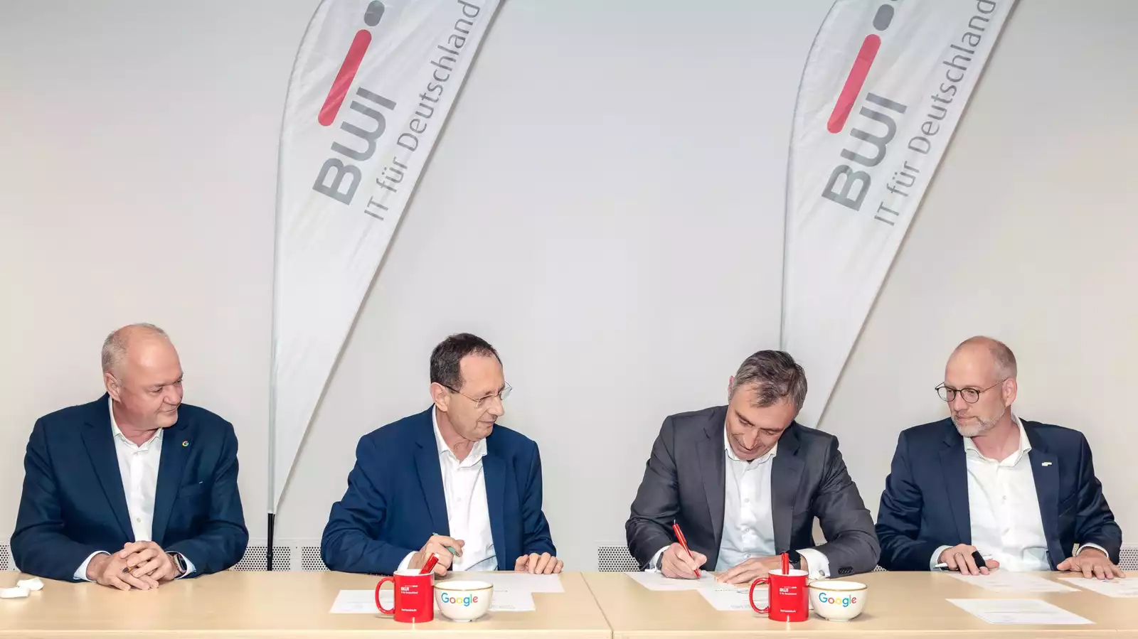 Vertragsunterzeichnung von BWI GmbH und Google (Bild- BWI GmbH:Ilya_Pusenkoff)