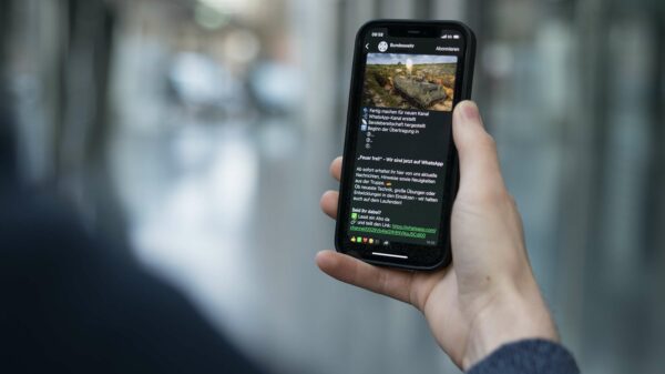 Digitale Modernisierungsoffensive bei der Bundeswehr: Viele Millionen Menschen in Deutschland nutzen den Chatdienst WhatsApp schon seit langem. Unter „Aktuelles“ finden Interessierte dort jetzt auch Neuigkeiten aus der Bundeswehr.