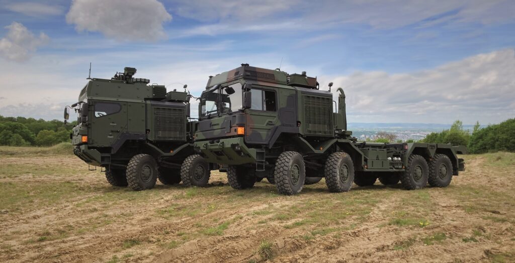 Die Bundeswehr bestellt weitere geschützte und ungeschützte Lkw, die durch ein Wechselladesystem (WLS) Transportgüter selbständig be- und entladen können. Die Fahrzeuge basieren auf der HX-Fahrzeugfamilie von Rheinmetall.