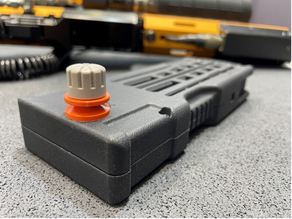 Wendemagazin 10x2 und 18 mm Impact-Patrone.