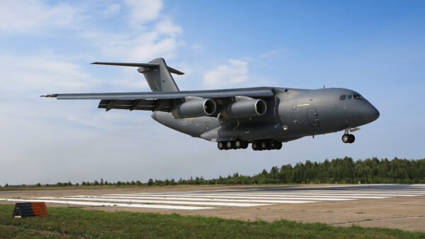 Die Xian Y-20 ist ein militärisches Transportflugzeug aus China, welches für Waffenlieferungen an Iran genutzt werden könnte.