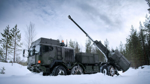 HX-LKW von Rheinmetall für schwedische Archer-Artilleriesysteme