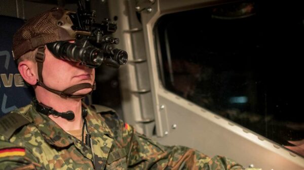 Im Rahmen des Programms Night Vision Capability erhält die Bundeswehr binokulare Nachtsichtbrillen (BNSG).