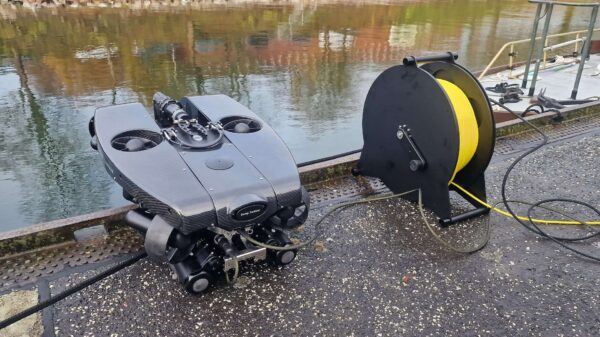 Rebreather und die kabelgesteuerte Unterwasserdrohne Deep Trekker REVOLUTION.