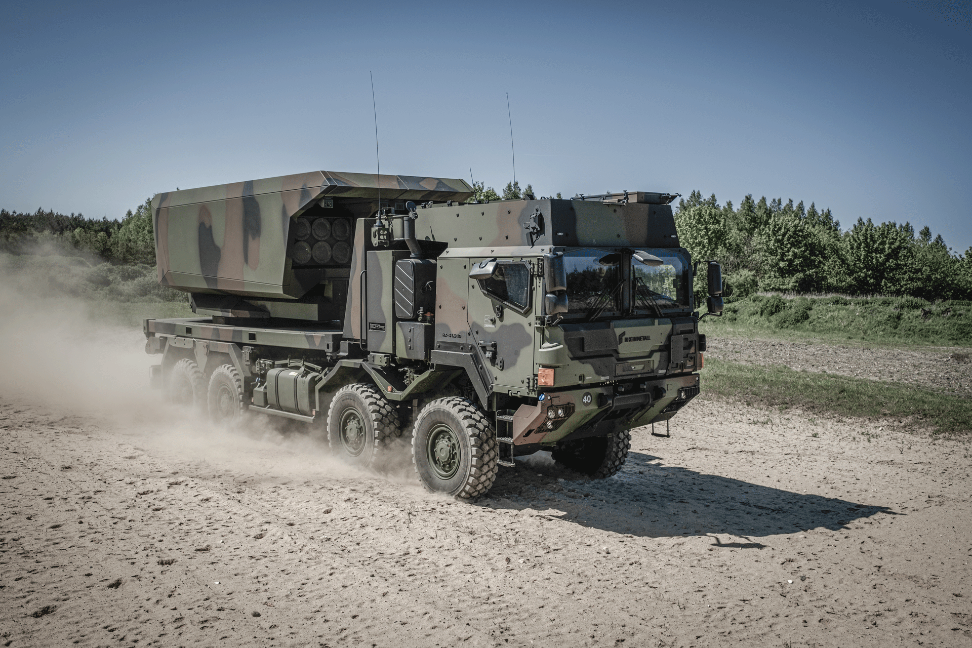 Rheinmetall und Lockheed Martin präsentieren das GMARS-System bei internationaler Tagung zu Langstrecken-Präzisionsfeuer.