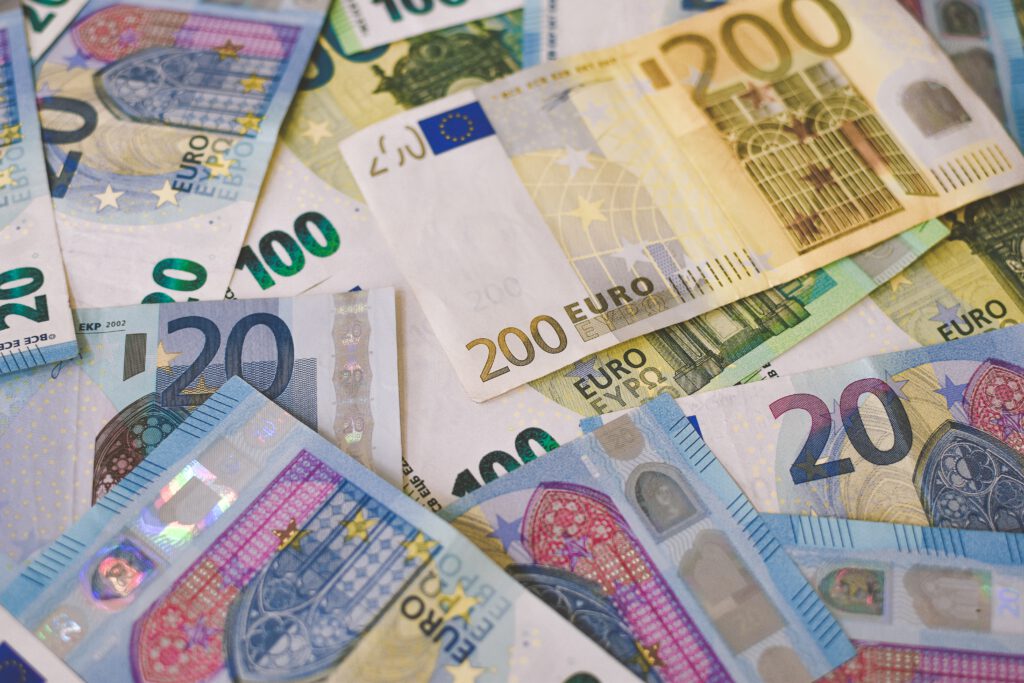 Geldscheine für Beschaffung