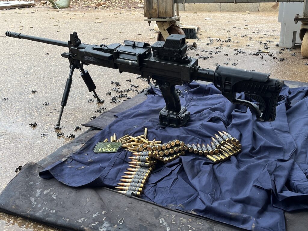 Das ARBEL-System von Israel Weapon Industries (IWI) an einem MG montiert.