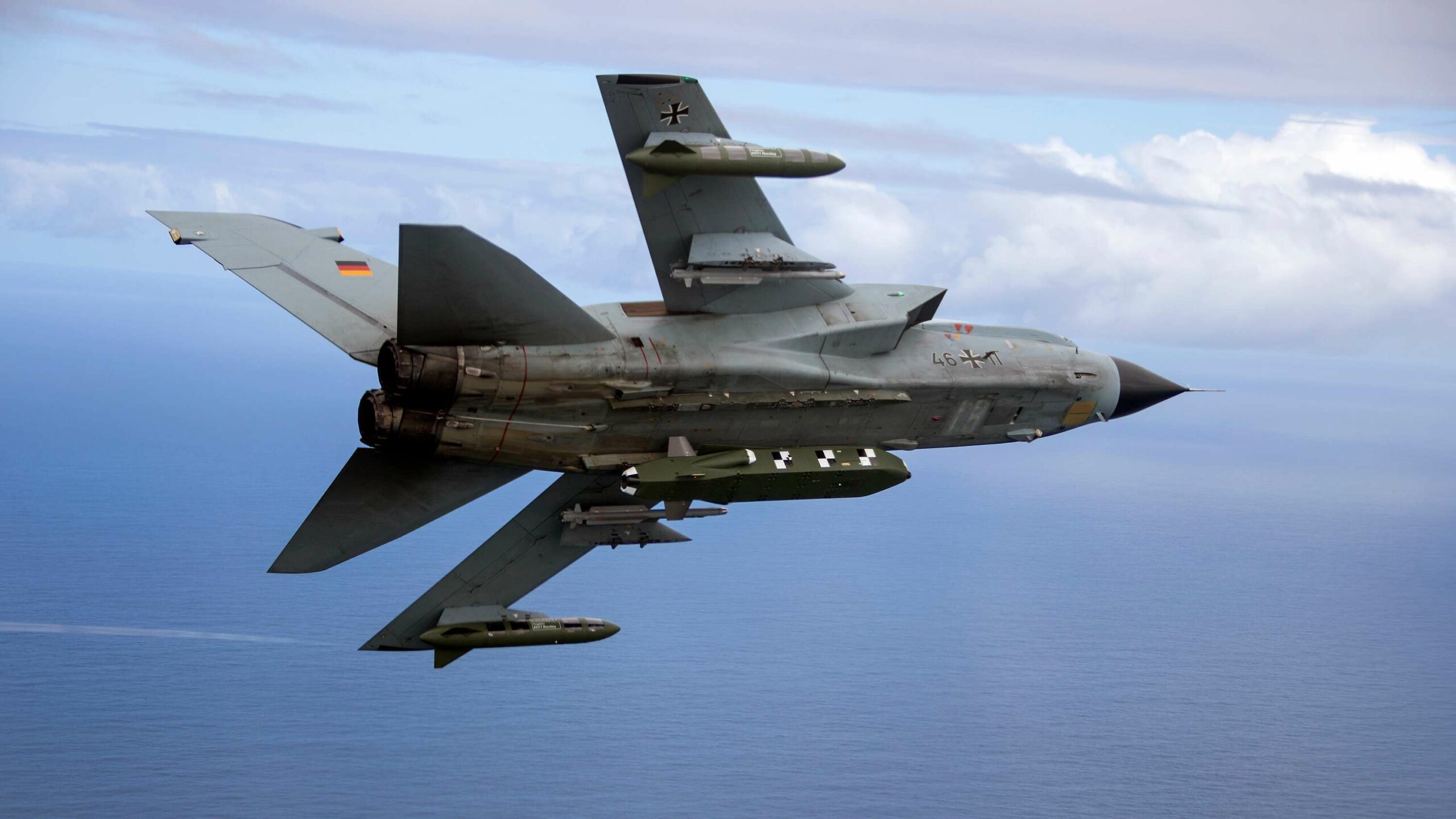 Ringtausch: Der Taurus KEPD-350 findet auch aus großen Höhen und über große Distanzen sein Ziel. Hier trainiert ein Pilot bei der Übung „Two Oceans“ den präzisen Abwurf des Lenkflugkörpers.