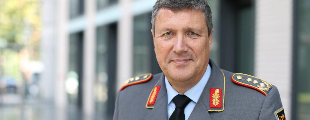 Der Stellvertretende Generalinspekteur der Bundeswehr, Generalleutnant Laubenthal, wechselt zur NATO.