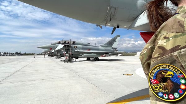 Kampfjet-Diplomatie: Eurofighter für die Türkei: Eurofighter Typhoon der Royal Airforce flogen mit ihren katarischen Geschwistern im Formationsflug über Anatolien. Bei der Übung vor zwei Jahren flog die Türkei selbst nur F-16 – das soll sich ändern.