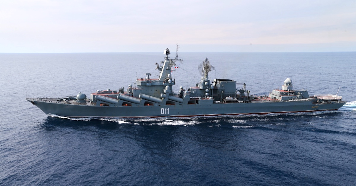 Als Russland noch einen sicheren Mittelmeerzugang besaß, unterstützten russische Schiffe das syrische Regime von Assad. Hier zu sehen der Raketenkreuzer Varyag (vormals Chervona Ukraina), Schwesterschiff der von der Ukraine versenkten Moskwa.