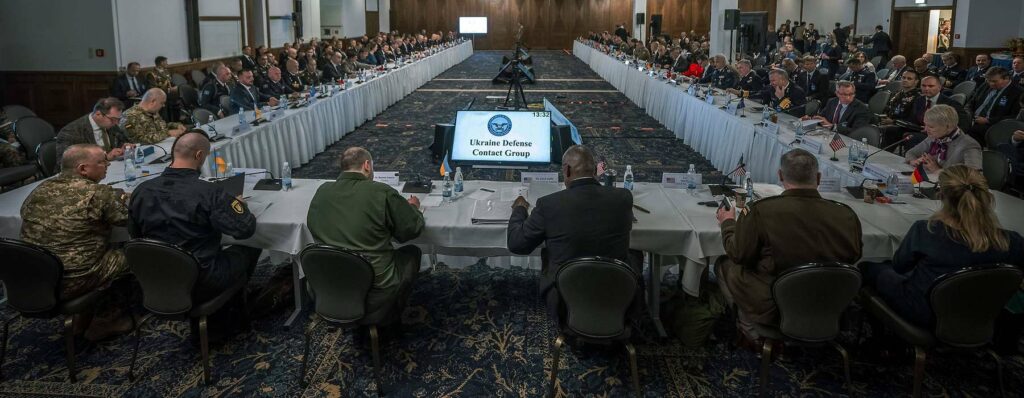 Die Mitgliedstaaten der Ukraine Defence Contact Group haben weitere militärische Hilfen an die Ukraine auf den Weg gebracht. Deutschland leistet in diesem auch Ramstein-Format genannten Gremium seinen Beitrag